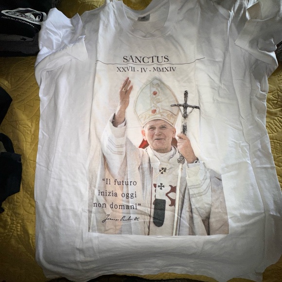 Pope John Paul II official commemorative canonization T-shirt. Size large. NWOT - Picture 3 of 8